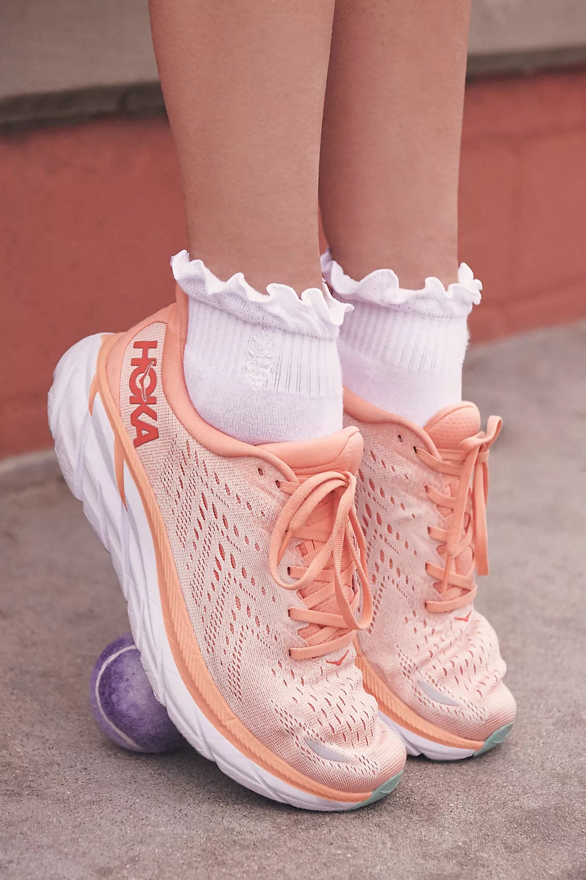 Movement Classic Ruffle Socks - White