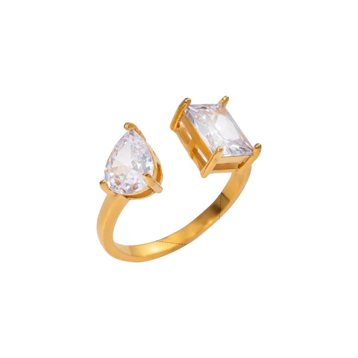 Pear x Emerald Ring