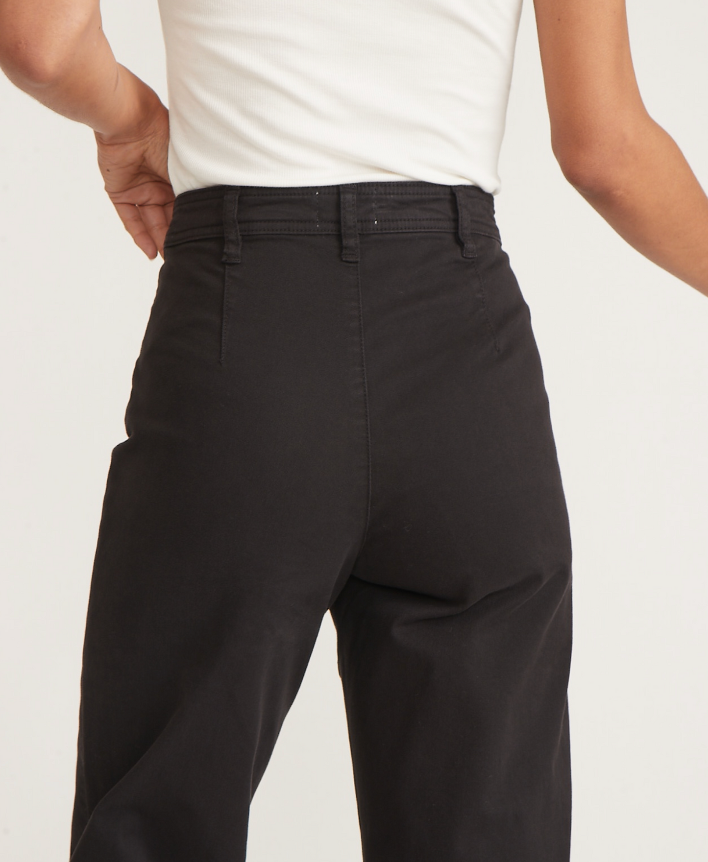 Bridget Crop Pant in Black