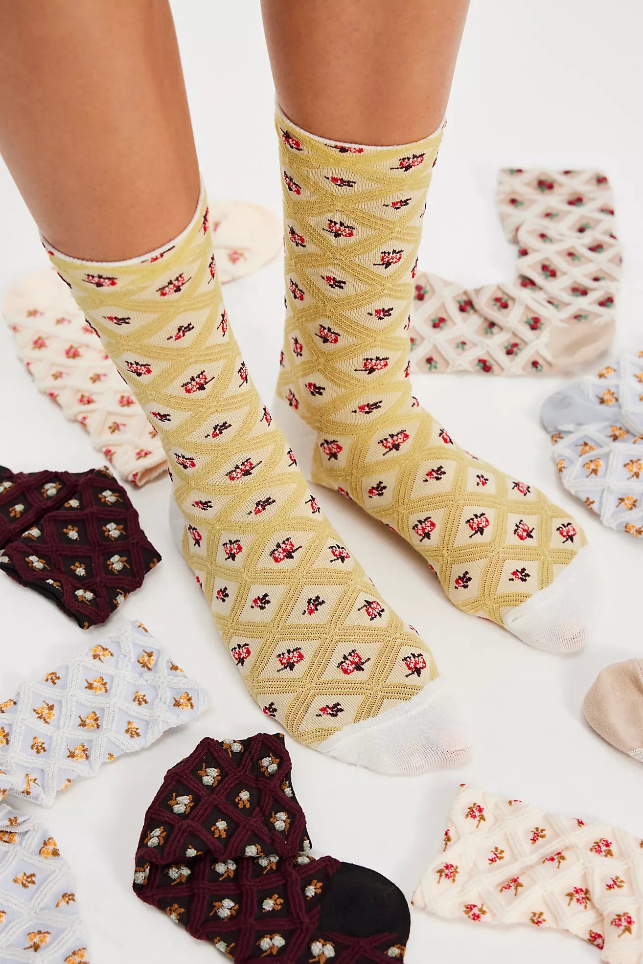 Floral Jacquard Trouser Socks in Yellow