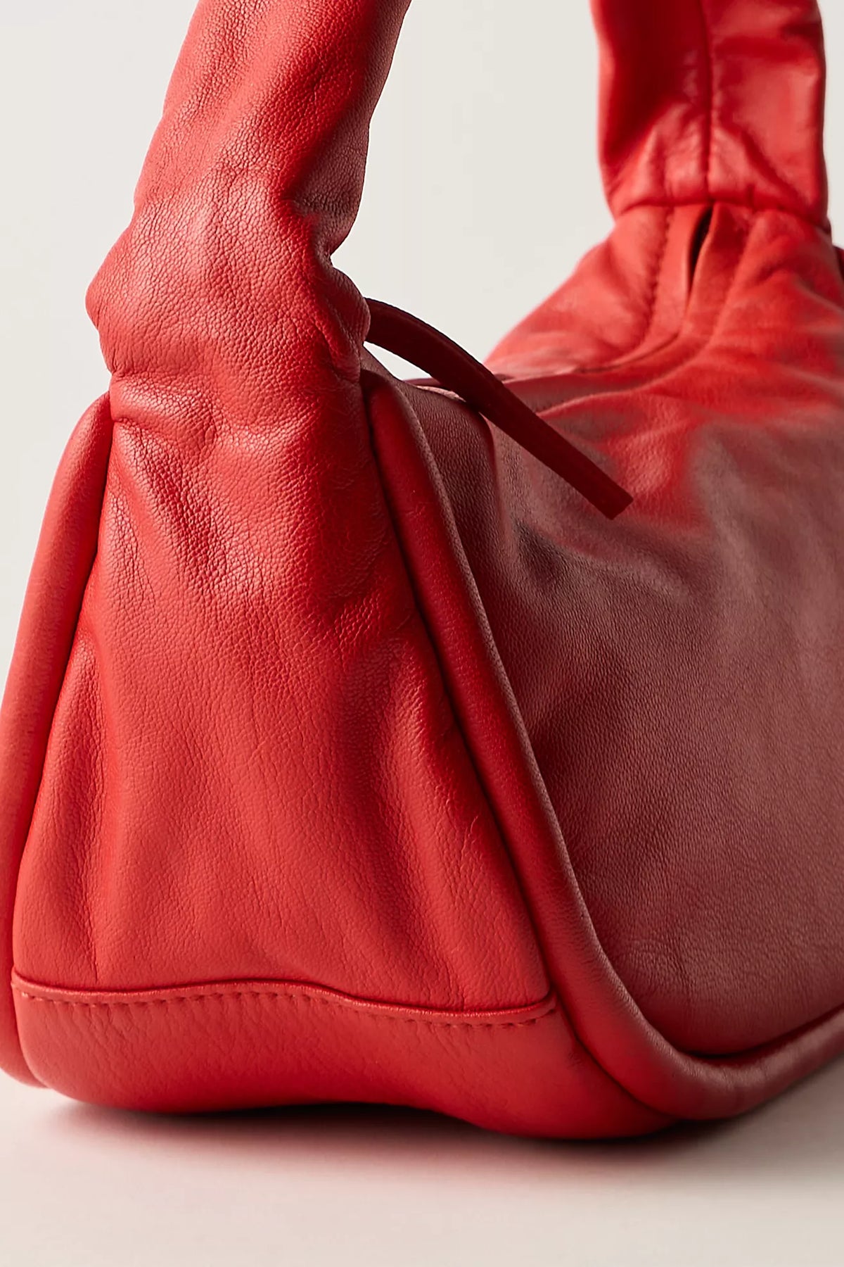 Alexa Shoulder Bag in Salsa