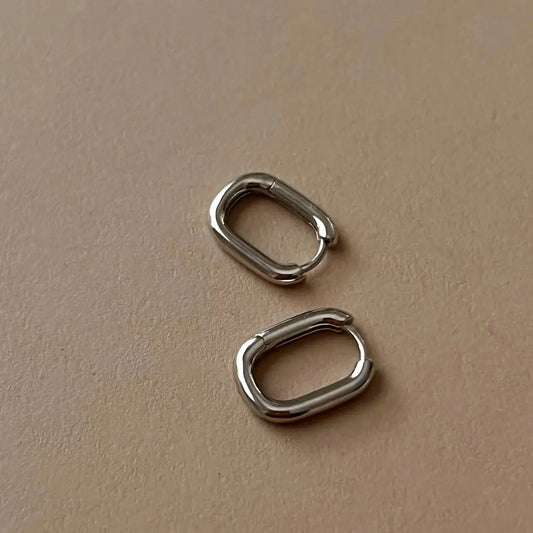 Chain Link Huggies
