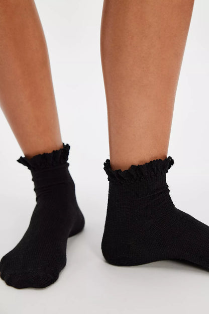 Beloved Waffle Knit Ankle Socks in Black