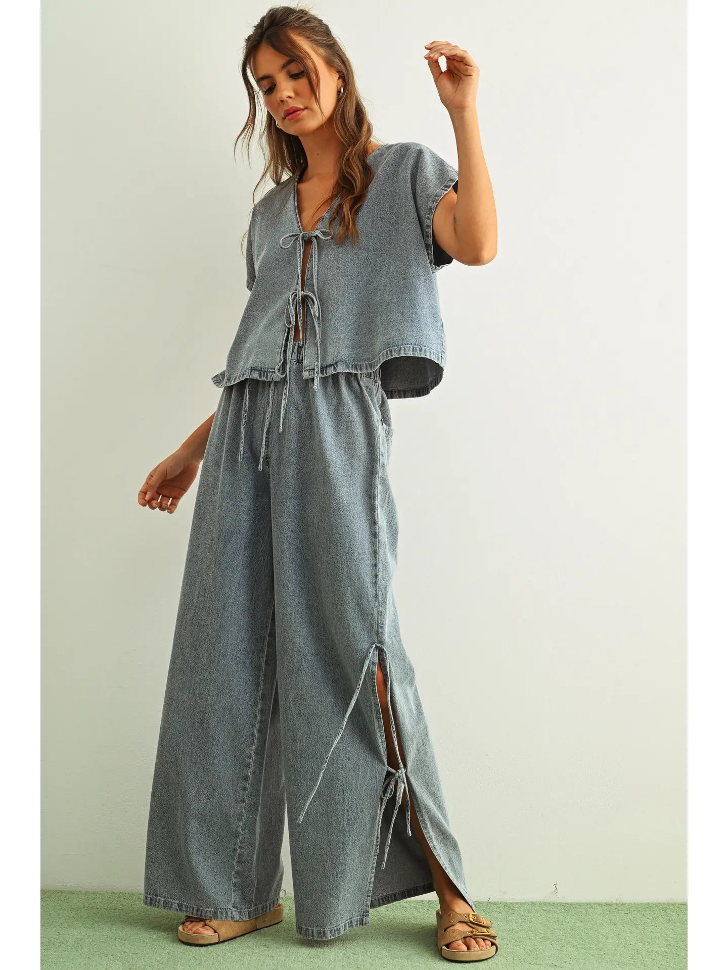 Wide Leg Tie-Up Jeans