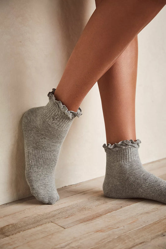 Movement Classic Ruffle Socks in Grey