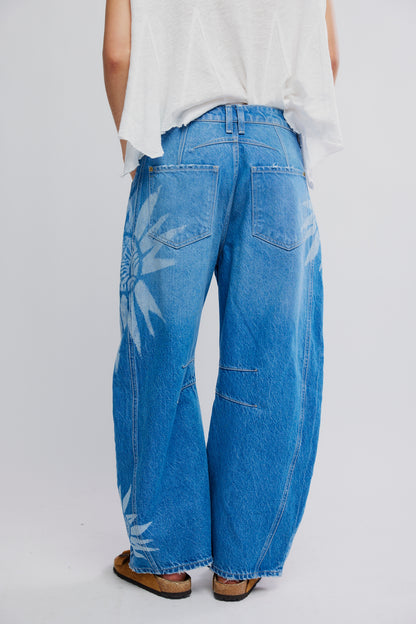 Good Luck Printed Barrel Jeans in Sun Fade