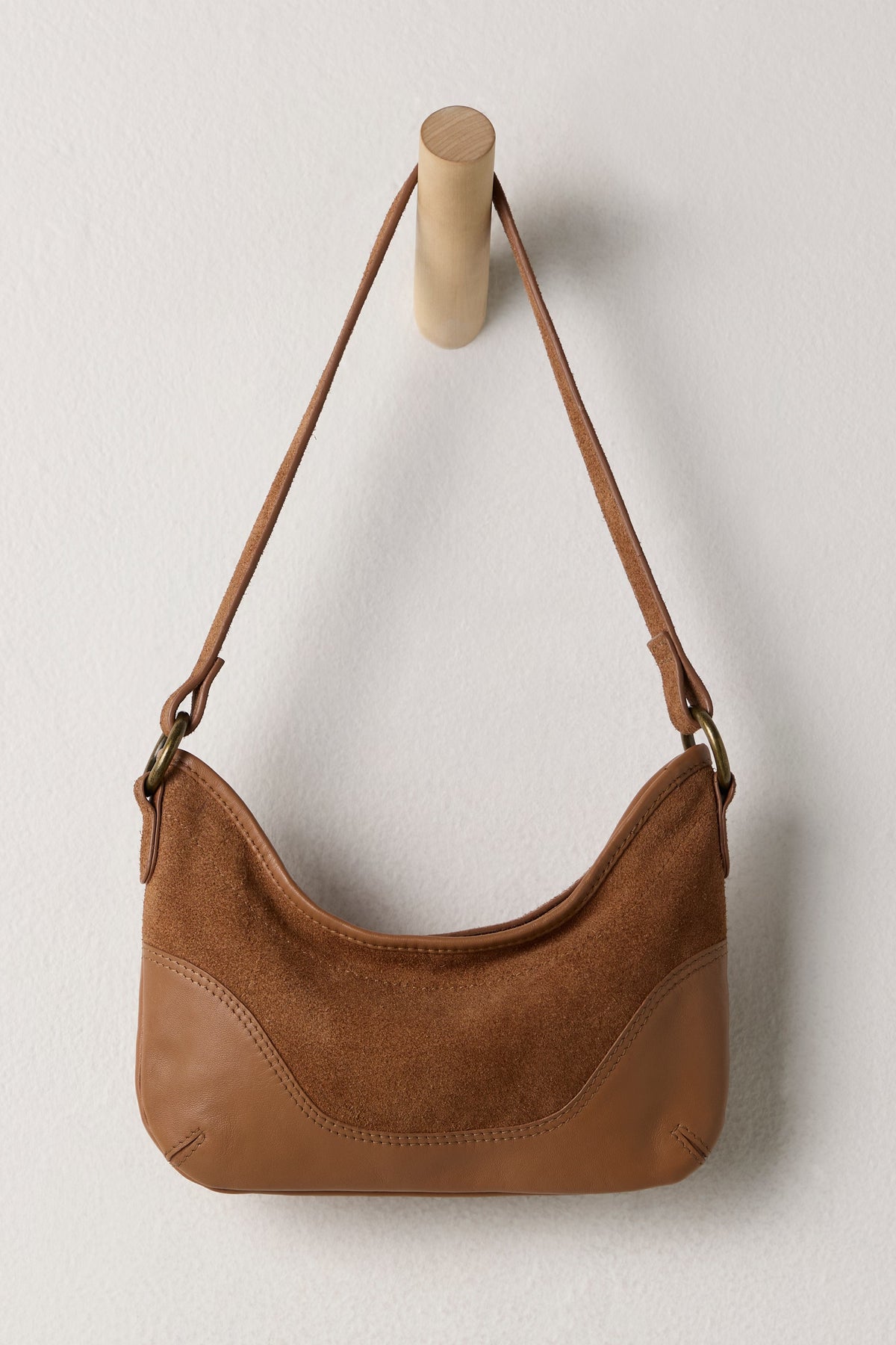 Sindy Leather Shoulder Bag in Cognac