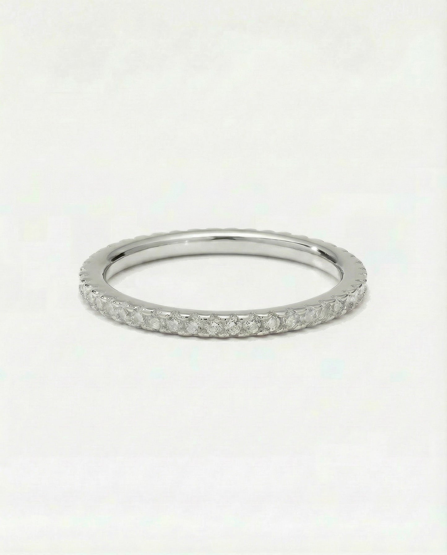 The M Essential Pavé Band